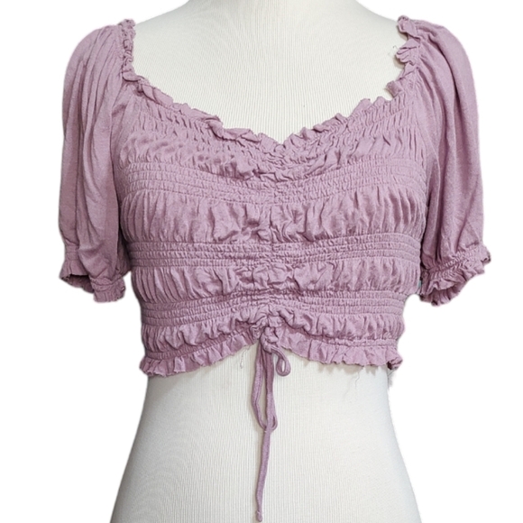 Urban Outfitters Lavender Smocked Crop Top Size M - Picture 1 of 4